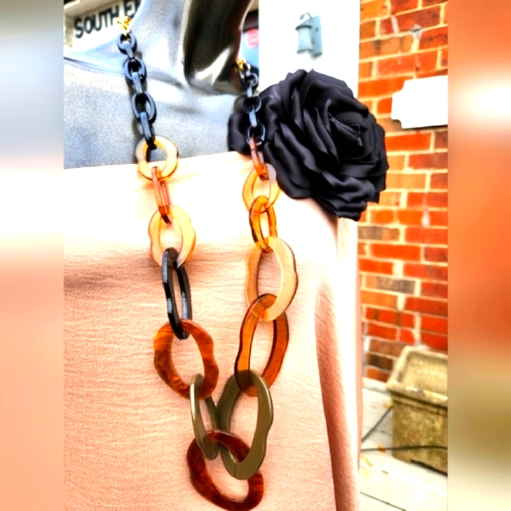 Elegant Black, Tan and Brown Chain Necklace With Earrings - Picture 11 of 16